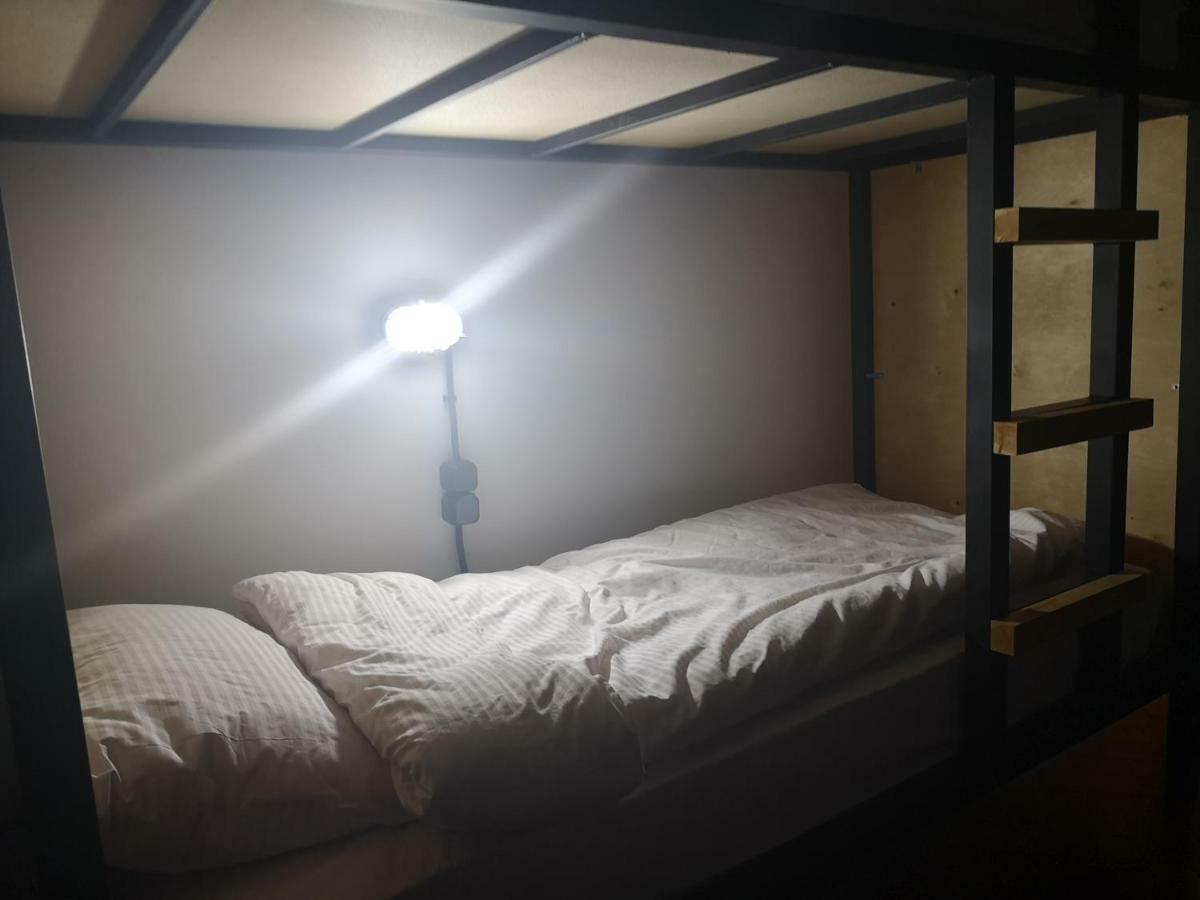 21/9 Baker Street Hostel Lviv Exterior photo